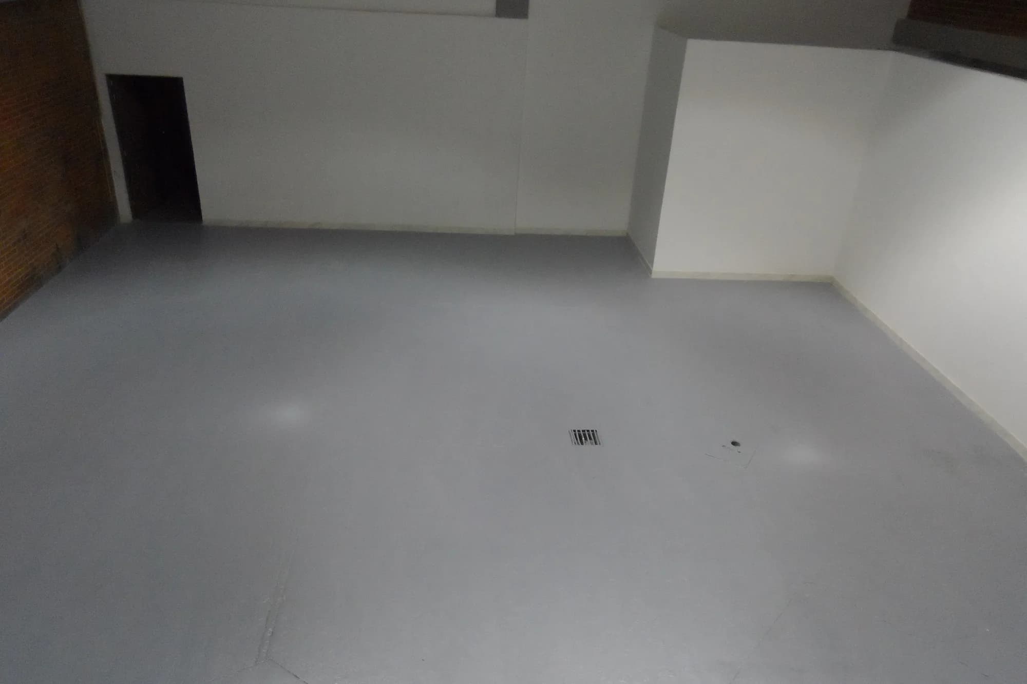 Bodega terminada con piso epóxico